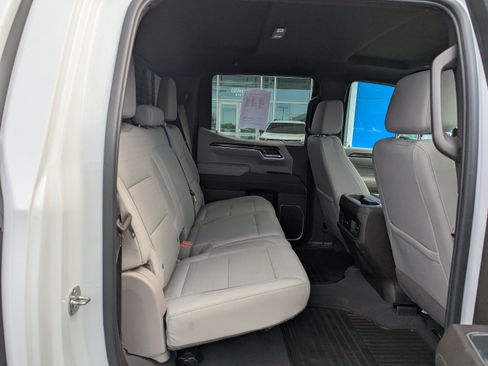 Certified 2022 Chevrolet Silverado 1500 LT w/ Convenience Package II AWD/4WD image 39