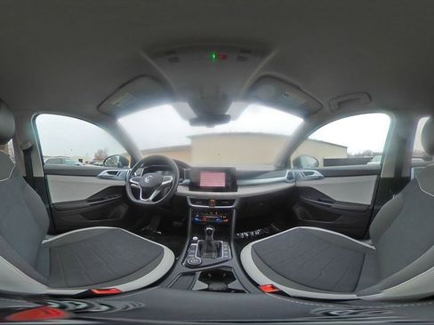 Used 2025 Volkswagen Taos SE image 42