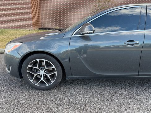 Used 2017 Buick Regal Sport Touring image 5