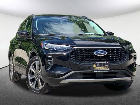 Used 2023 Ford Escape Platinum AWD/4WD image 2