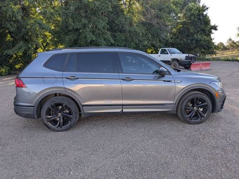 Used 2023 Volkswagen Tiguan SE R-Line FWD image 12