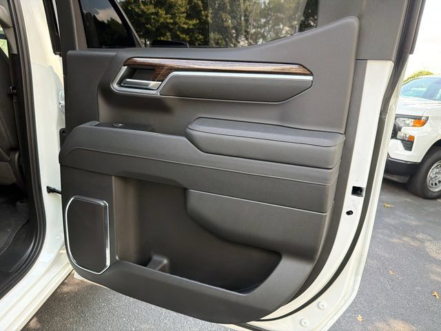 Used 2026 GMC Sierra 1500 Elevation w/ Elevation Premium Package AWD/4WD image 16