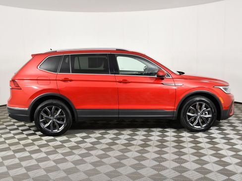 Used 2022 Volkswagen Tiguan SE AWD/4WD image 5