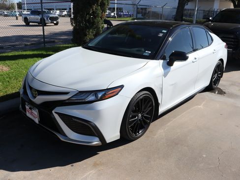 Used 2023 Toyota Camry XSE image 5