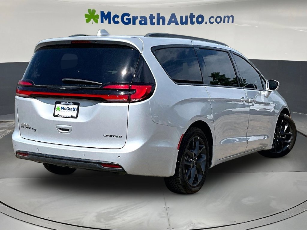 Used 2022 Chrysler Pacifica Limited w/ S Appearance Package FWD image 7