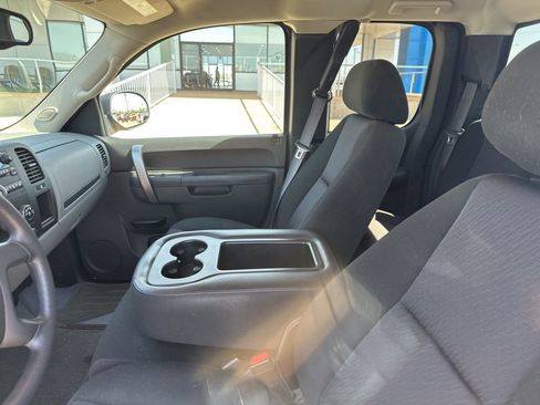 Used 2011 Chevrolet Silverado 1500 LS image 2