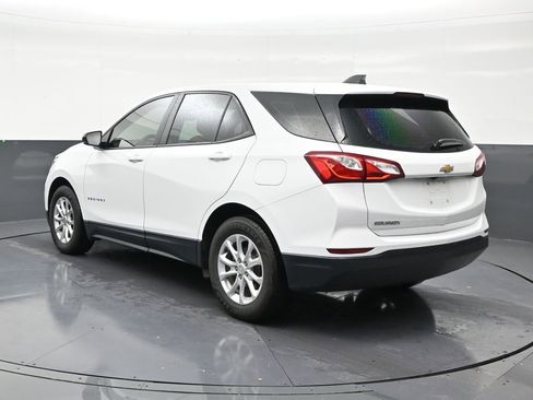 Used 2020 Chevrolet Equinox LS FWD image 3