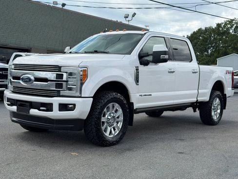 Used 2019 Ford F250 Limited AWD/4WD image 9