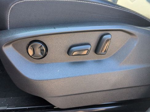 Used 2024 Volkswagen Atlas SE image 17