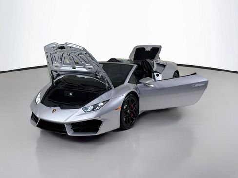 Used 2018 Lamborghini Huracan LP 580-2 RWD image 36