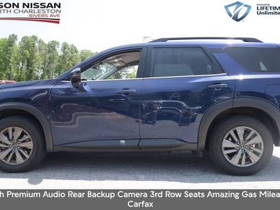 Used 2024 Nissan Pathfinder SV