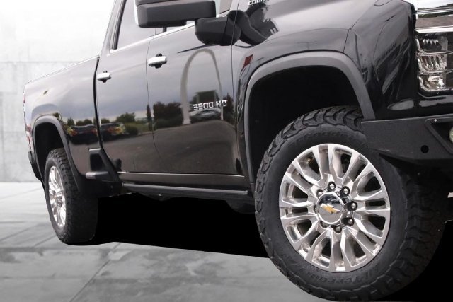 Used 2022 Chevrolet Silverado 3500 High Country w/ Z71 Off-Road Package AWD/4WD image 3