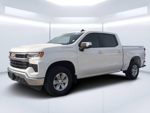 Used 2025 Chevrolet Silverado 1500 LT w/ Safety Package AWD/4WD image 7
