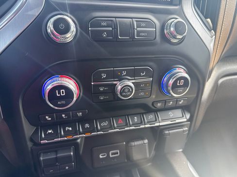 Used 2020 GMC Sierra 1500 SLT w/ SLT Premium Plus Package AWD/4WD image 15