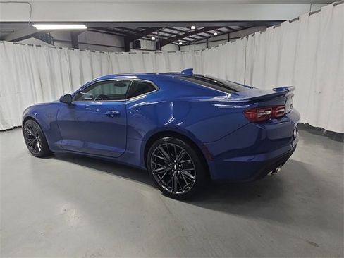 Used 2021 Chevrolet Camaro LT image 6