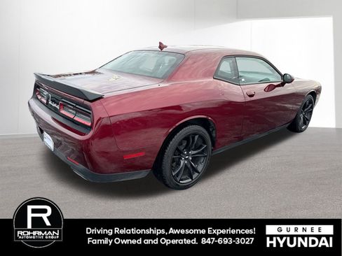 Used 2018 Dodge Challenger SXT Plus image 8