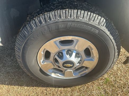 Used 2013 Chevrolet Silverado 2500 LT w/ Interior Plus Package image 18