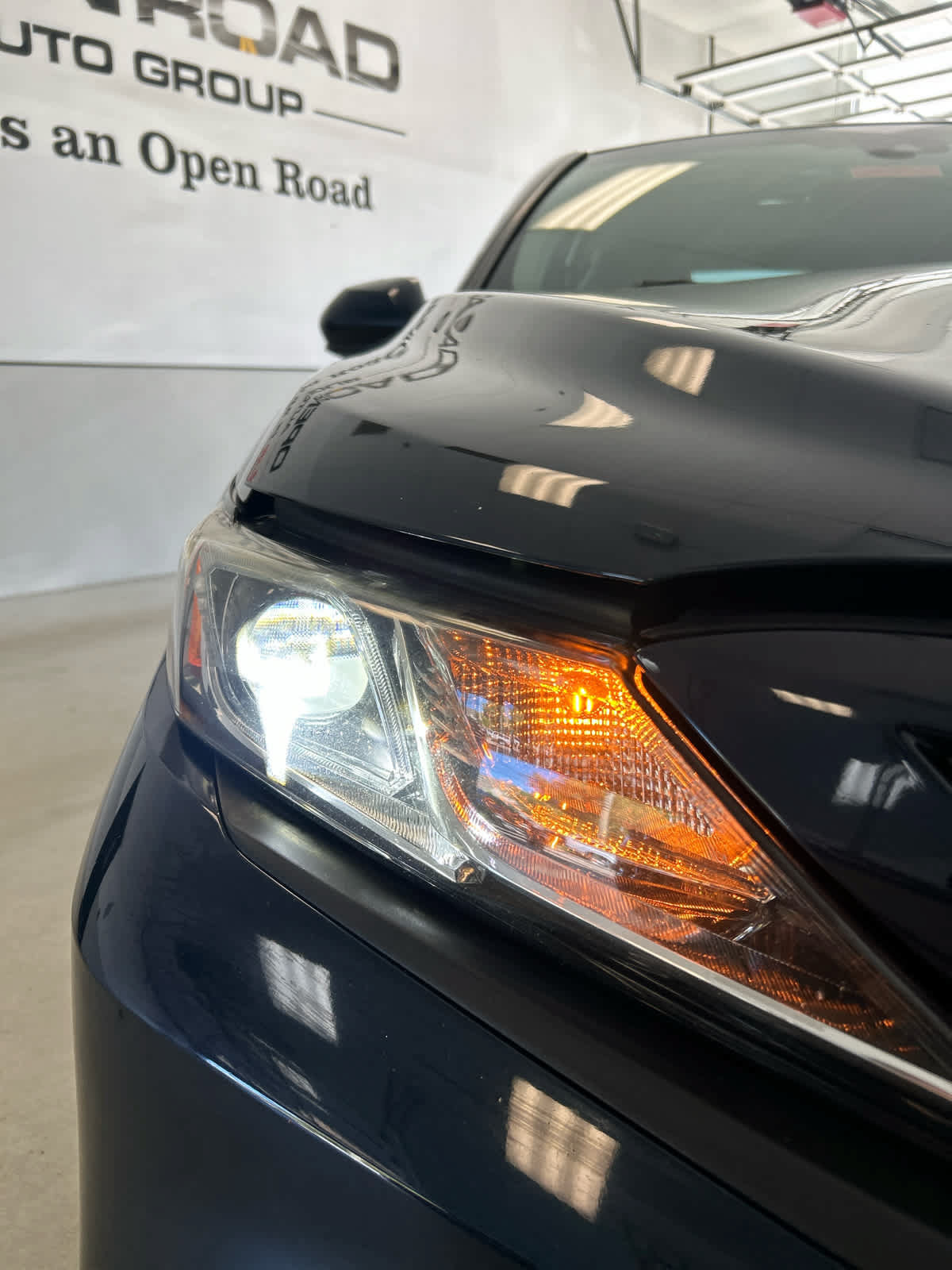 Used 2018 Toyota Camry SE FWD image 9