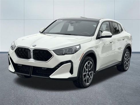 Used 2026 BMW X2 xDrive28i image 9