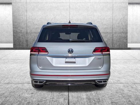 Used 2021 Volkswagen Atlas SE image 4