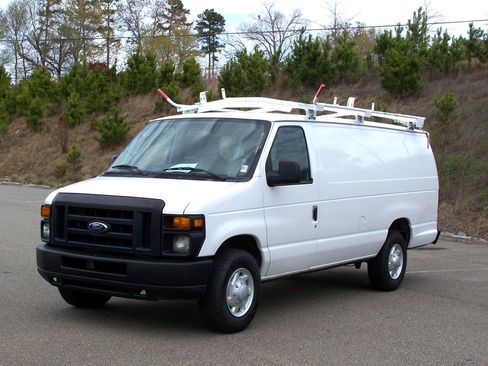 Used 2009 Ford E-350 and Econoline 350 Extended Super Duty image 1