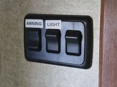 Used 2014 Ford E-450 and Econoline 450 Super Duty w/ Motorhome Prep Package image 18