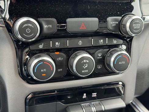 Used 2024 RAM 1500 Laramie AWD/4WD image 23