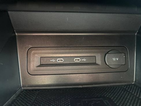Used 2022 Volkswagen Atlas Cross Sport SEL Premium R-Line AWD/4WD image 19