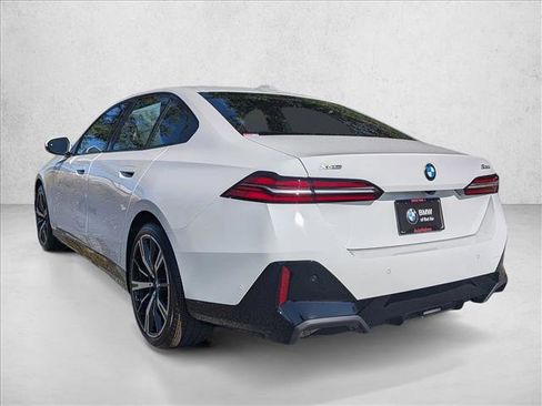 Used 2026 BMW 530i xDrive w/ M Sport Package image 8