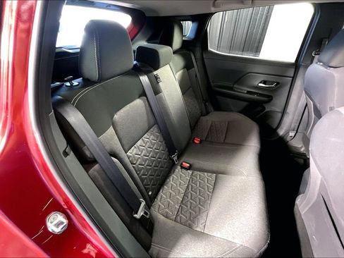 Used 2025 Nissan Kicks SV FWD image 32