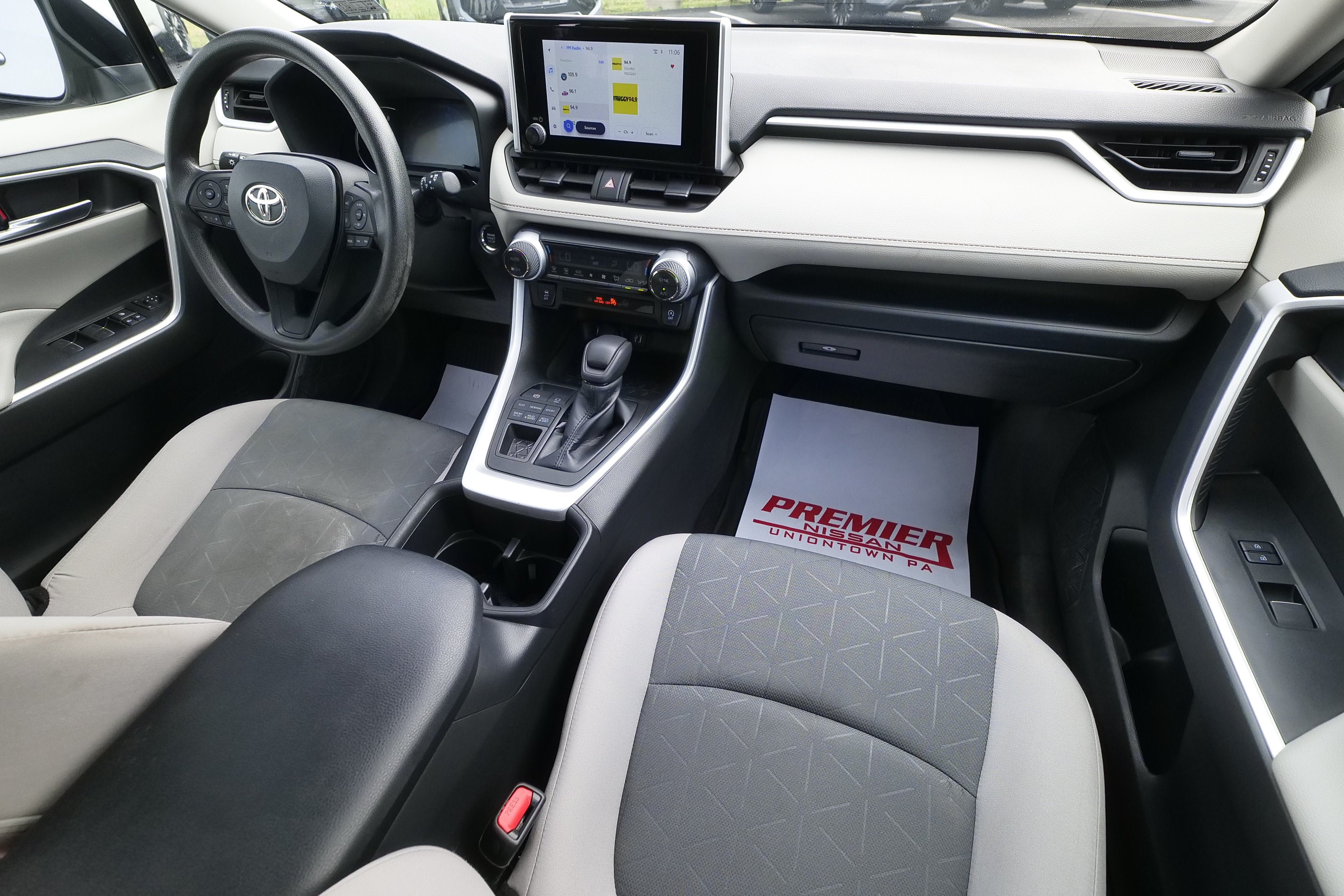 Used 2023 Toyota RAV4 XLE AWD/4WD image 20