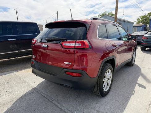 Used 2016 Jeep Cherokee Latitude w/ Cold Weather Group AWD/4WD image 4