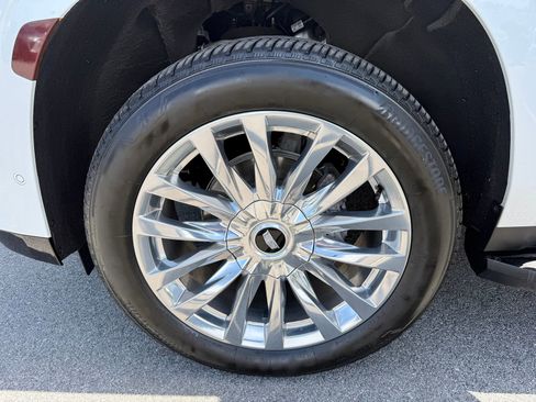Certified 2024 Cadillac Escalade Premium Luxury AWD/4WD image 10