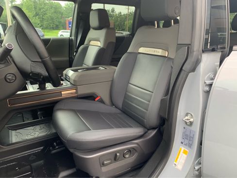 Used 2024 GMC Hummer EV 2X w/ Extreme Off-Road Package AWD/4WD image 12
