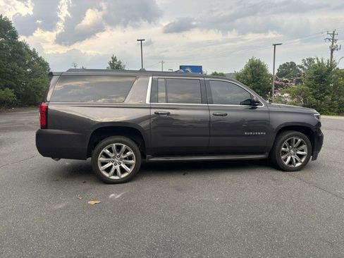Used 2018 Chevrolet Suburban LT AWD/4WD image 7
