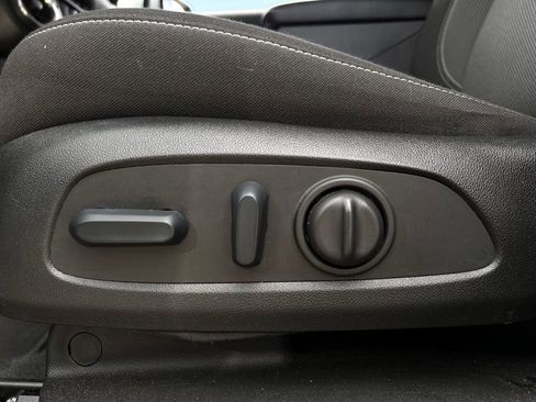 Used 2025 Chevrolet Blazer LT image 28