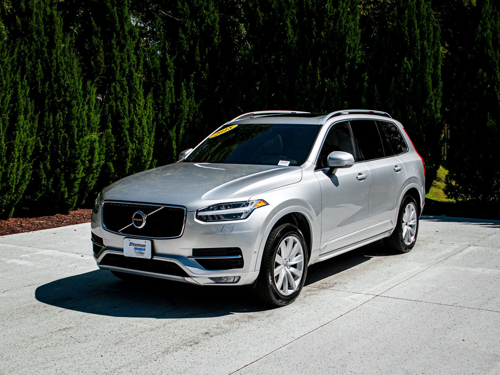 Used 2018 Volvo XC90 T6 Momentum w/ Convenience Package AWD/4WD image 5