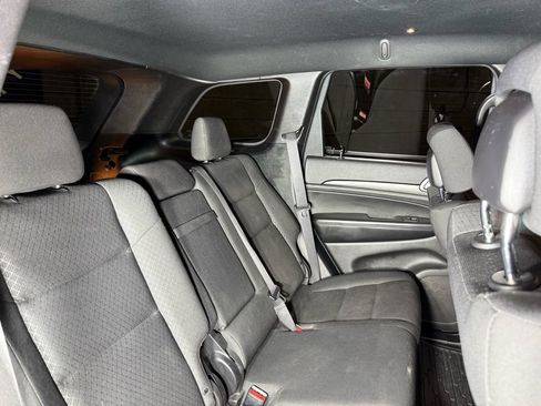 Used 2019 Jeep Grand Cherokee Laredo w/ 18" Wheel & 8.4" Radio Group AWD/4WD image 20