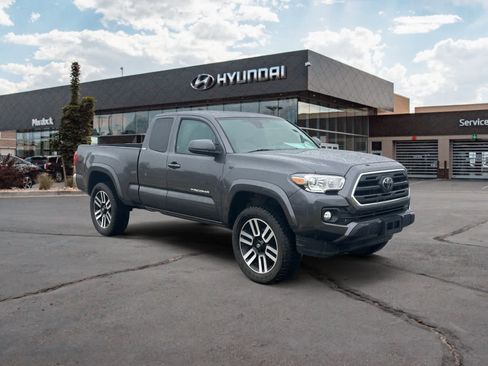 Used 2019 Toyota Tacoma SR5 image 7