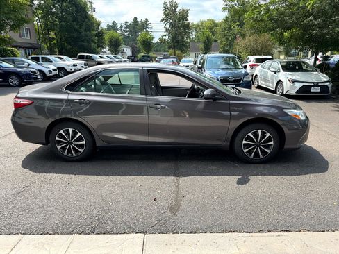 Used 2017 Toyota Camry LE image 6