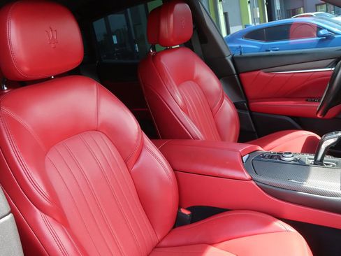Used 2022 Maserati Levante Modena AWD/4WD image 27