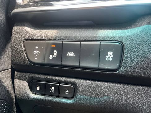 Used 2020 Kia Niro EX FWD image 22