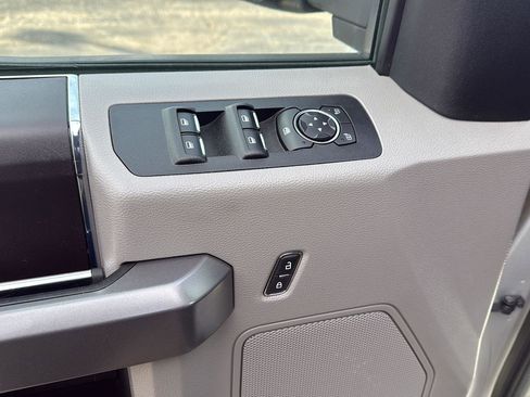 Used 2019 Ford F150 XLT image 19