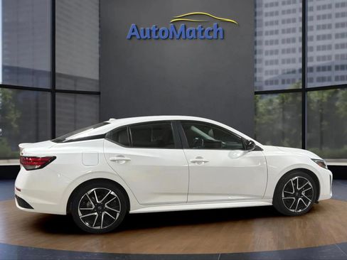 Used 2024 Nissan Sentra SR FWD image 12