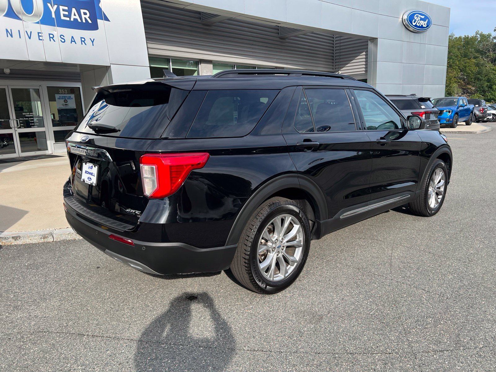 Certified 2024 Ford Explorer XLT w/ Equipment Group 202A AWD/4WD image 6