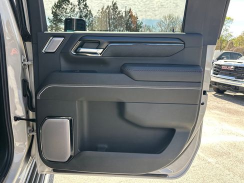 New 2026 GMC Sierra 2500 AT4X w/ LPO, Black Badging Package image 17