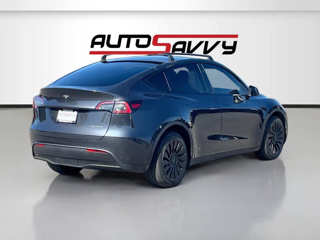 Used 2024 Tesla Model Y Long Range AWD/4WD image 7