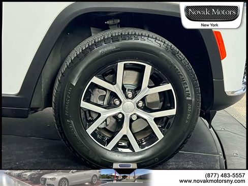 Used 2023 Jeep Grand Cherokee L Limited image 9