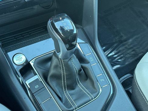 New 2026 Volkswagen Taos SE image 20