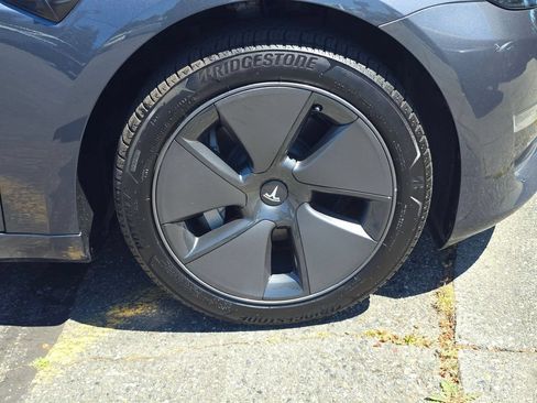 Used 2023 Tesla Model 3 Standard Range RWD image 9